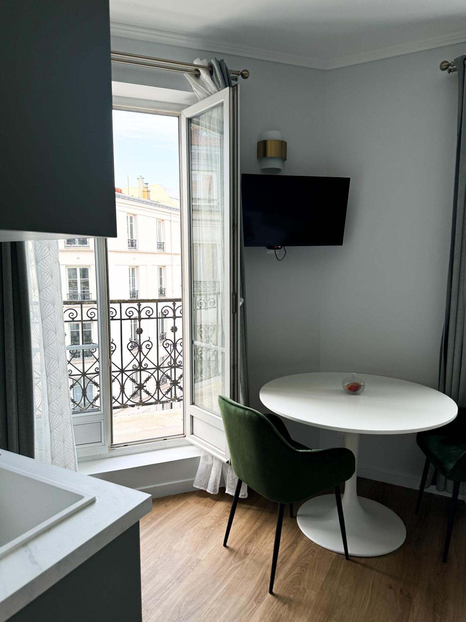 Studio De Charme Parisien Леваллуа-Перре Екстер'єр фото